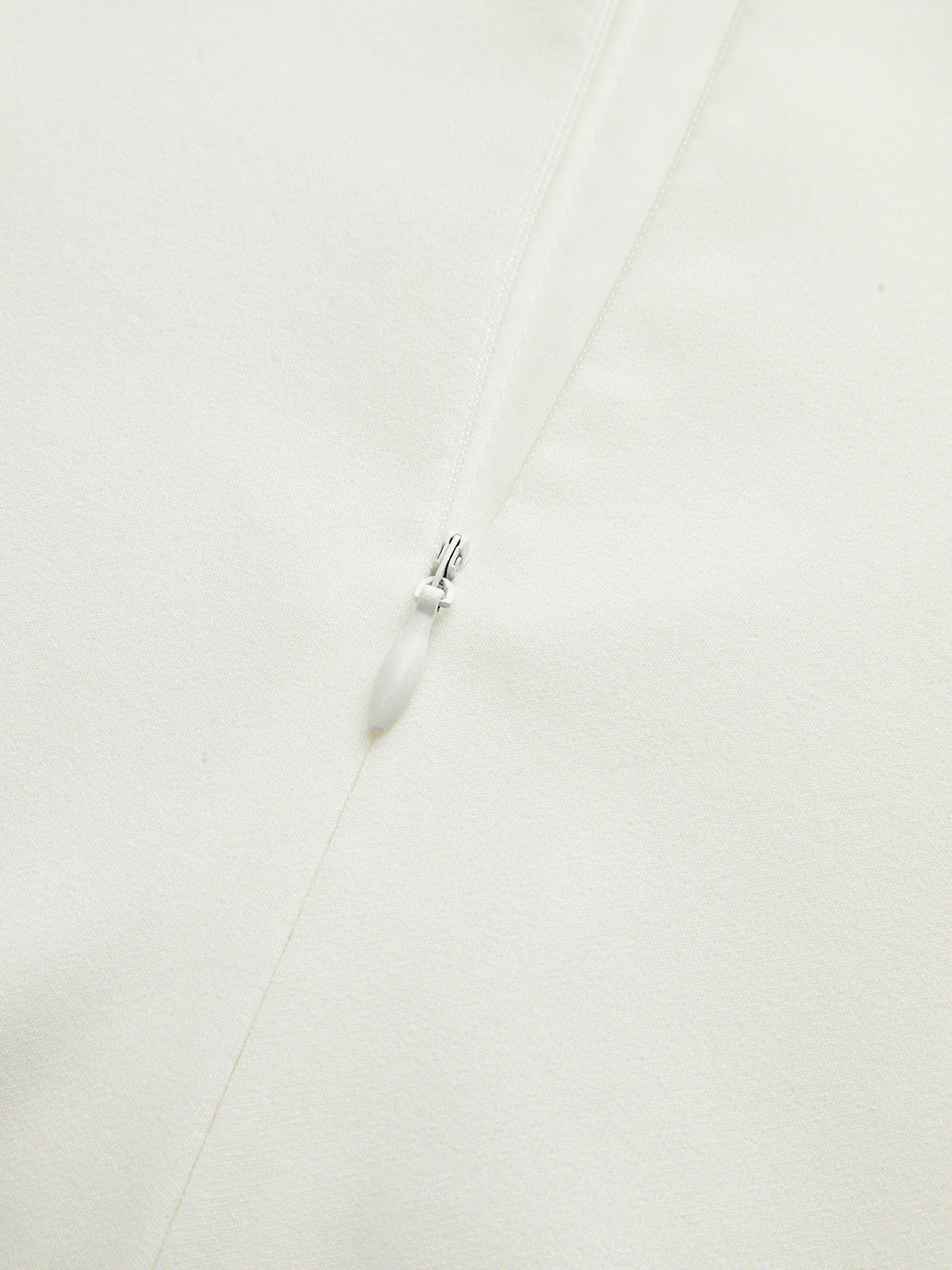Aileen | Sukienka mini z plisowanym dołem i długim rękawem, elegancka kobieca - Image 4