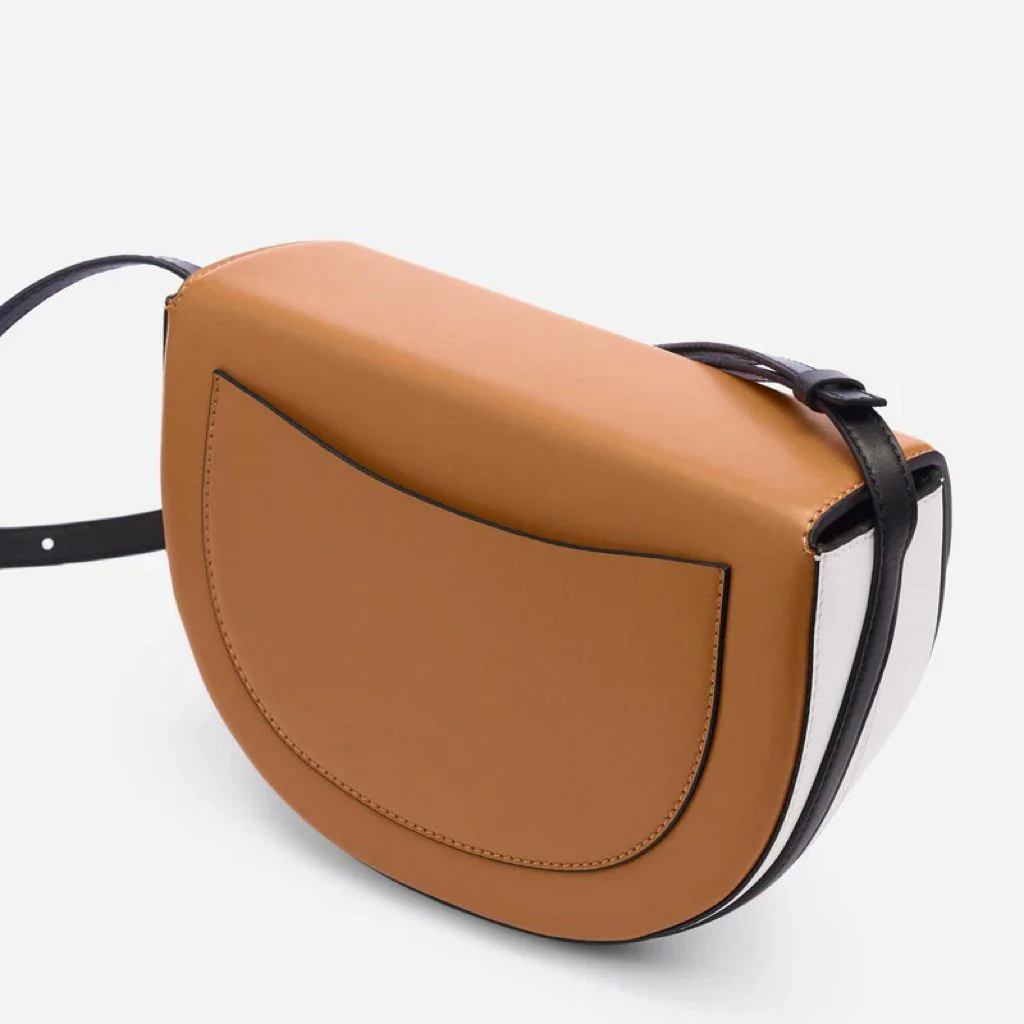 Antonia | Elegancka torebka damska na ramię, miękka struktura, regulowany pasek, klasyczny fason saddle - Image 4