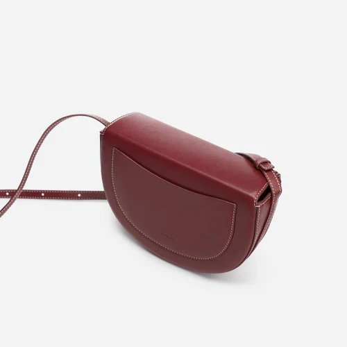 Antonia | Elegancka torebka damska na ramię, miękka struktura, regulowany pasek, klasyczny fason saddle - Image 8