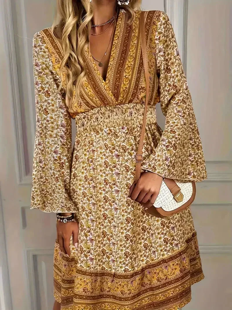 Clare | Krótka sukienka damska boho w złoty wzór z rękawami - Image 2