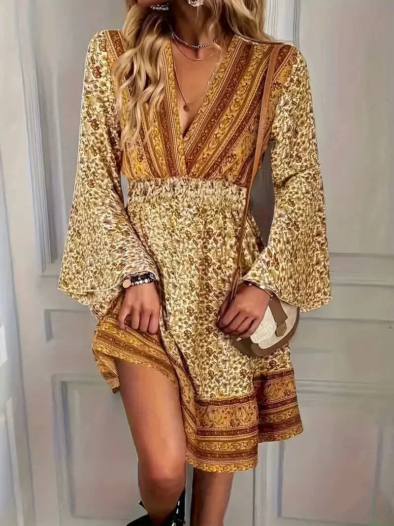 Clare | Krótka sukienka damska boho w złoty wzór z rękawami - Image 4