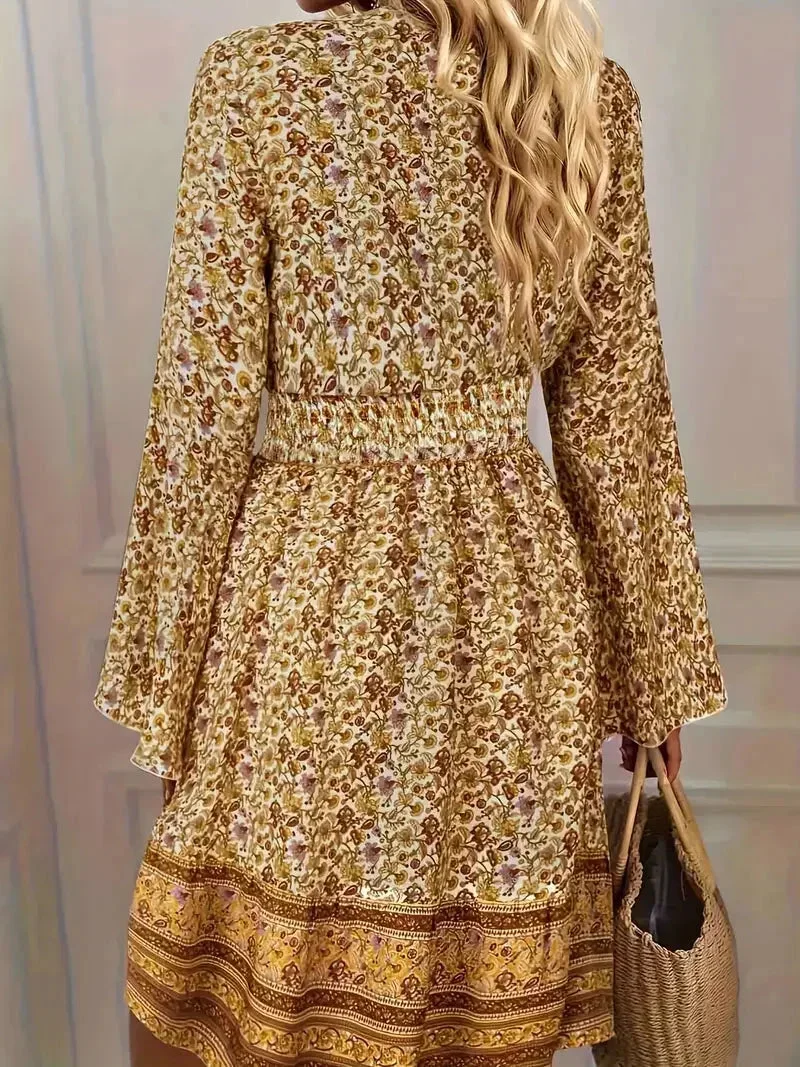 Clare | Krótka sukienka damska boho w złoty wzór z rękawami - Image 6
