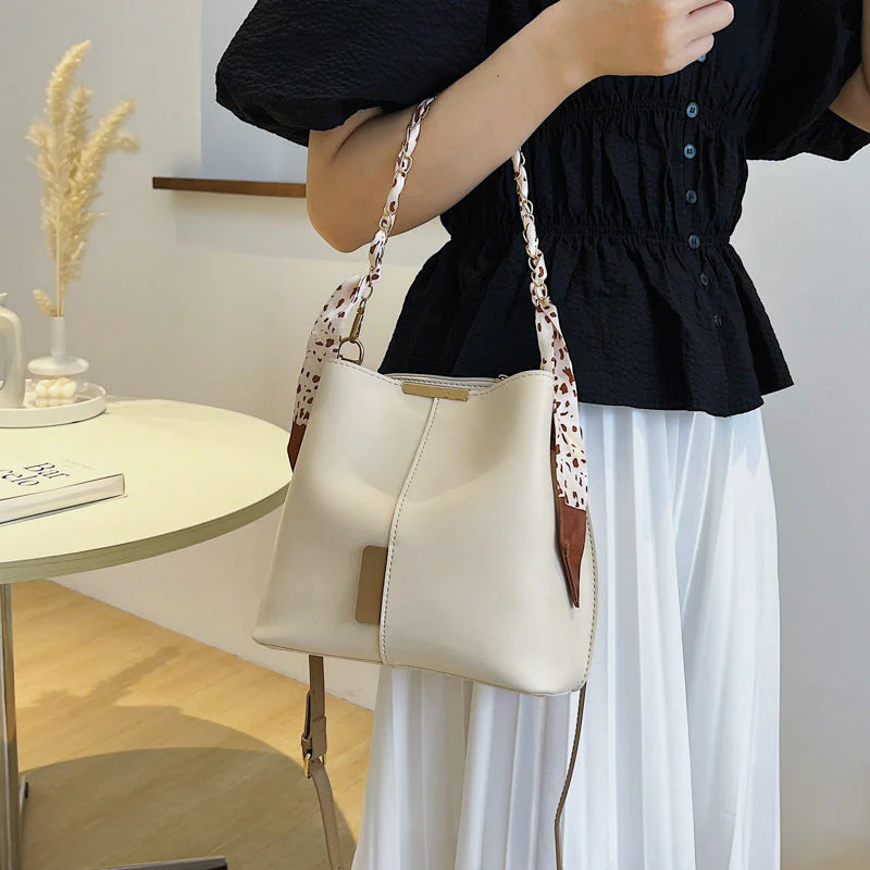 Danielle | Damska letnia torebka crossbody z łańcuszkiem, modna wszechstronna - Image 2