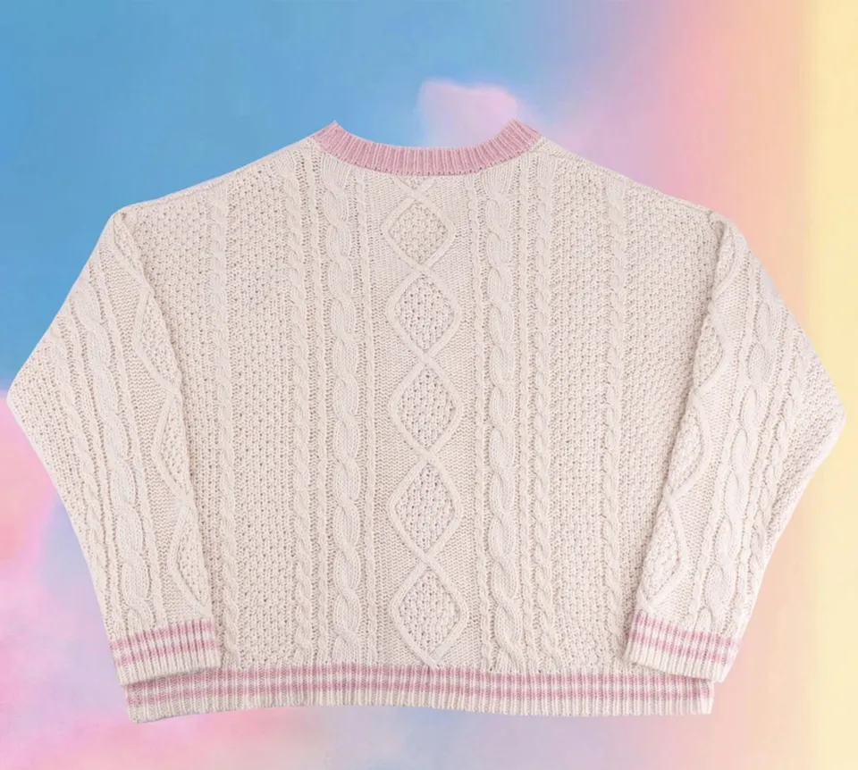 Davina | Sweter damski z dekoltem w serek i haftem - Image 3