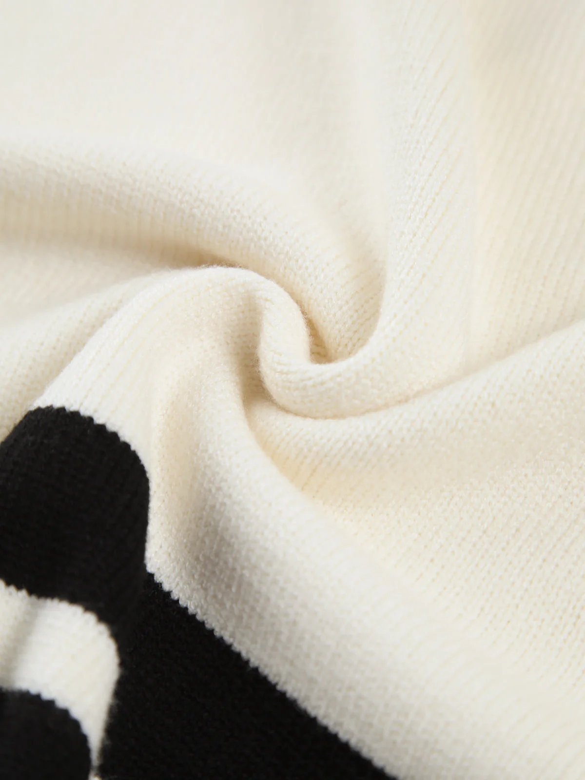 Gertrude | Sweter damski w paski z półgolfem, dopasowany fason - Image 5