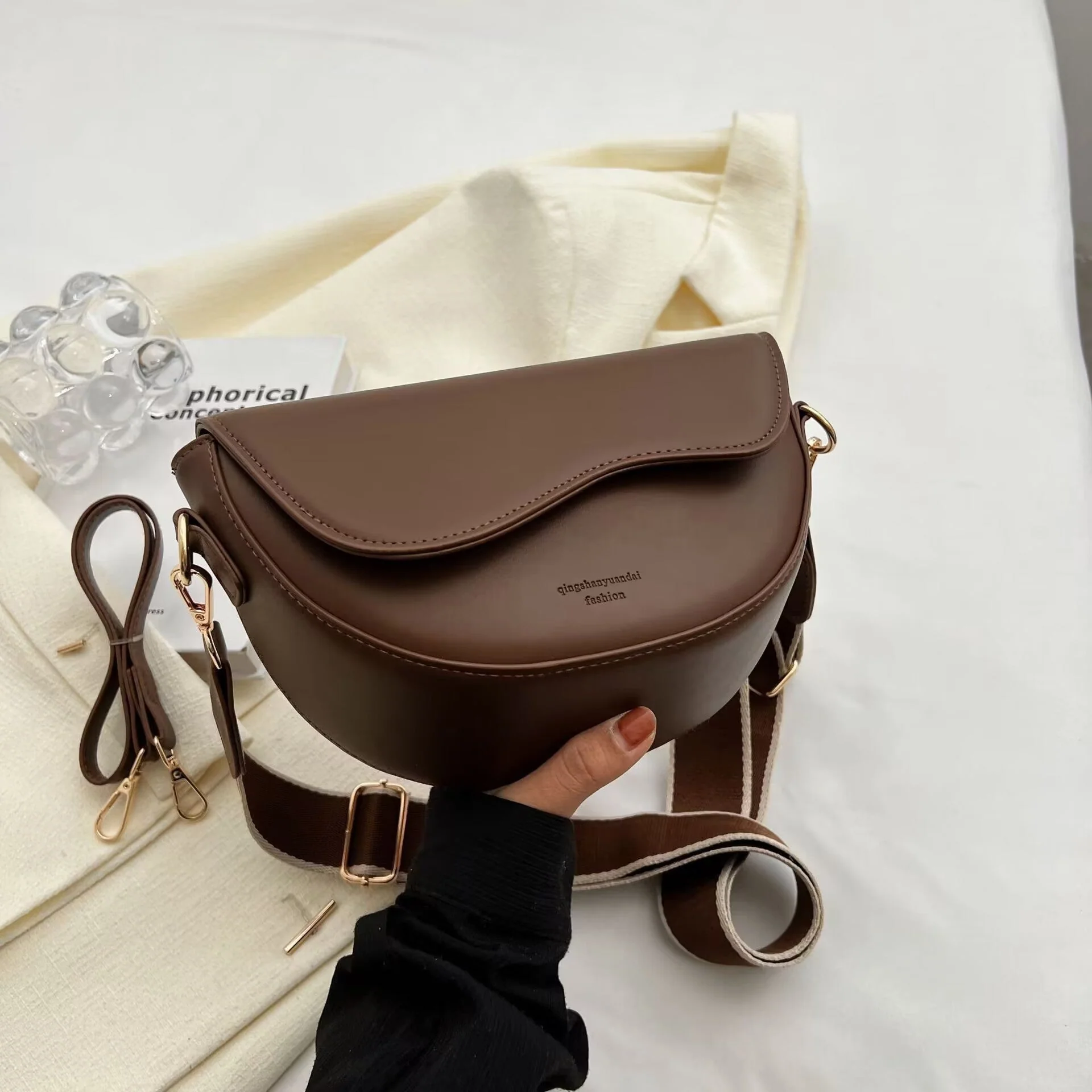 Gwendolyn | Damska torebka crossbody z wegańskiej skóry - Image 11