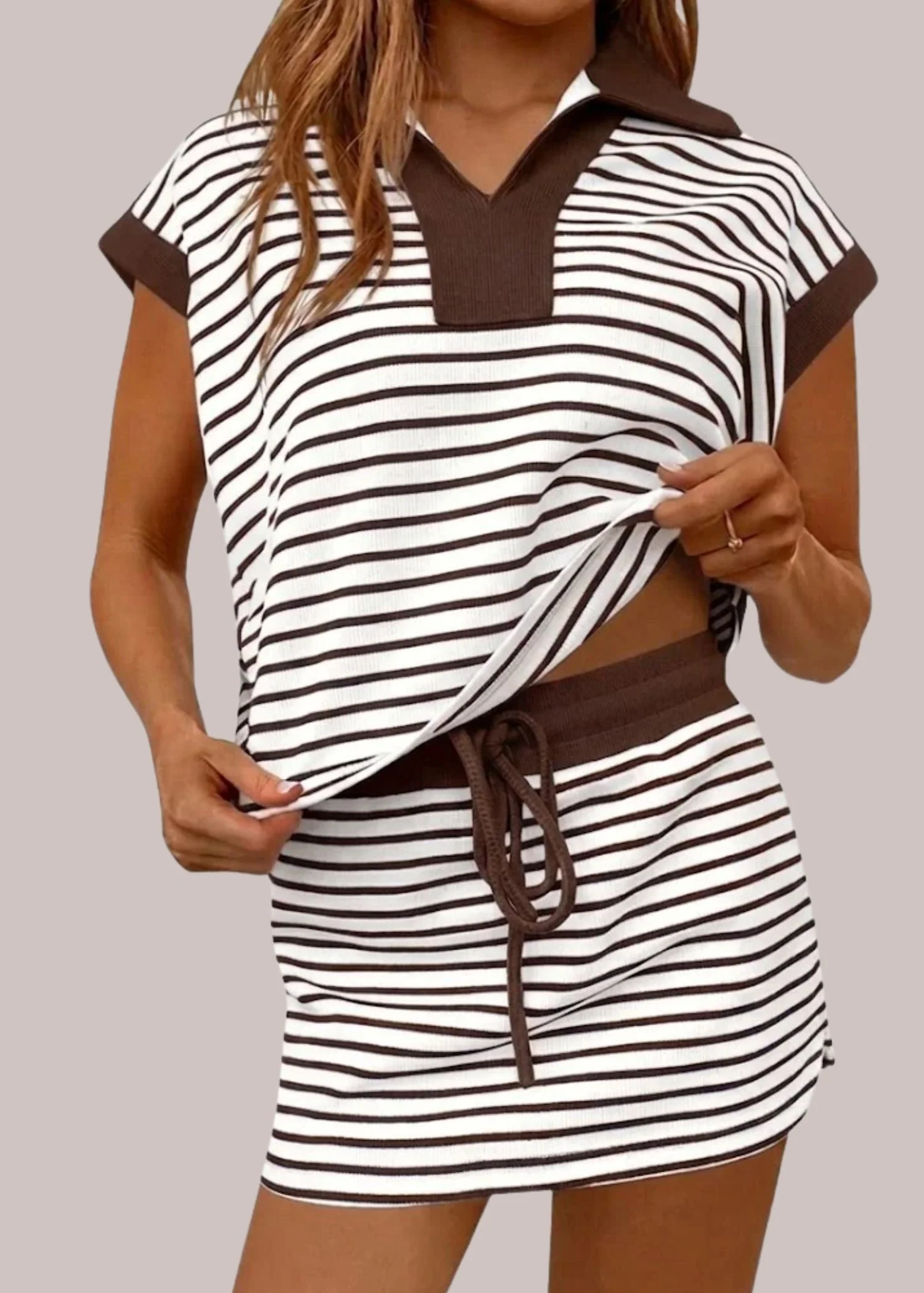 Haisley | komplet damski skort z topem polo w paski - Image 6