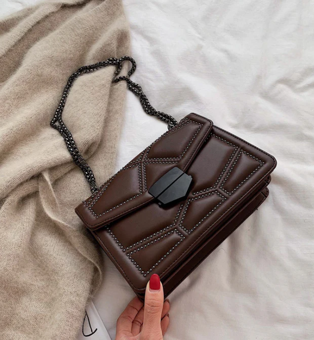 Harmony | Damska torebka crossbody z ćwiekami i łańcuszkiem, modna stylowa - Image 3