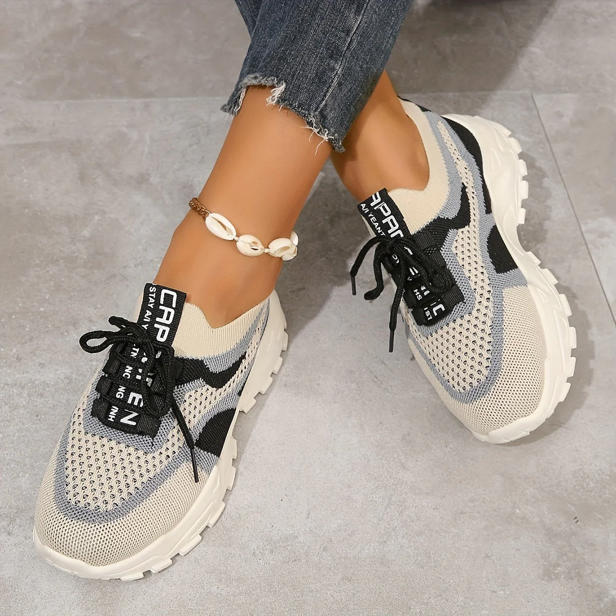 Hodierna – nowoczesne damskie oddychające sneakersy z siateczki – czarne - Image 9