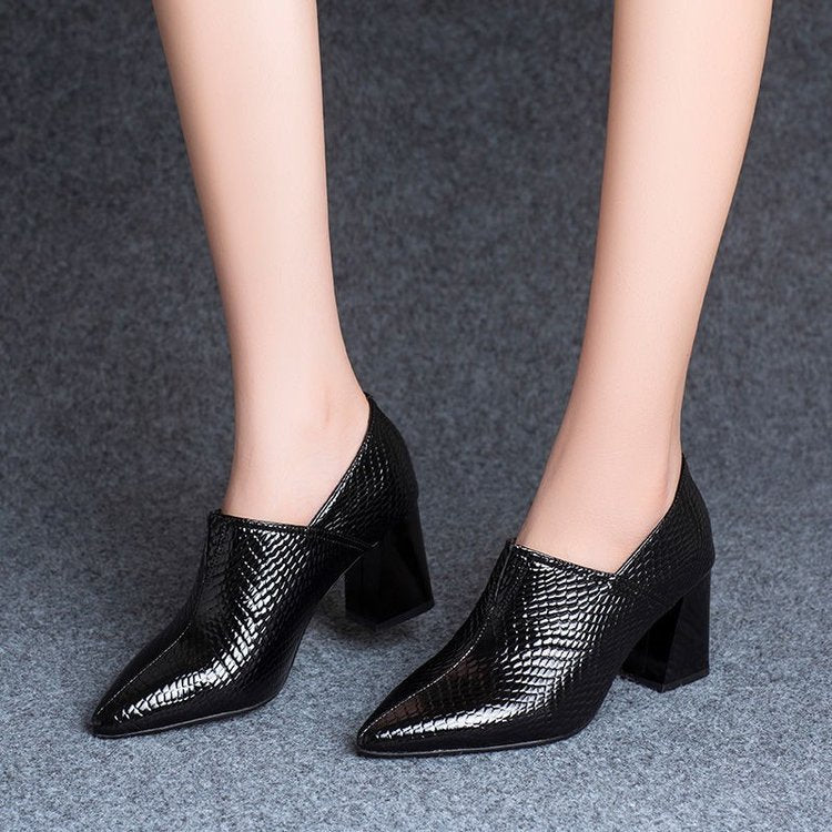 Jade | Damskie eleganckie czółenka na obcasie z fakturą, stylowe wykończenie - Image 2