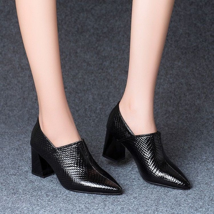 Jade | Damskie eleganckie czółenka na obcasie z fakturą, stylowe wykończenie - Image 3