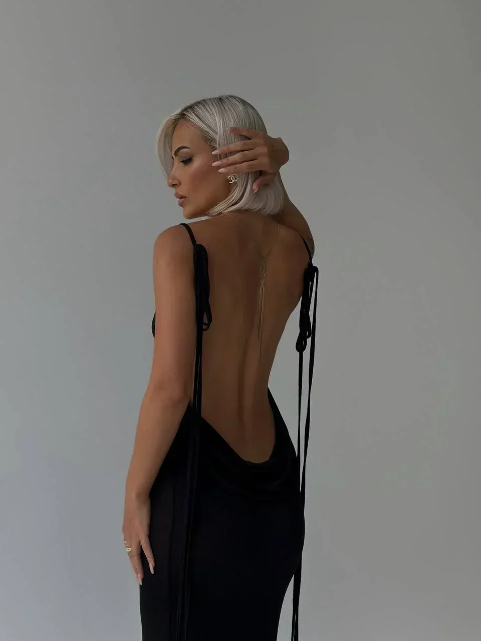 Jodie | Elegancka sukienka damska długa bez pleców z regulowanymi wiązaniami - Image 24