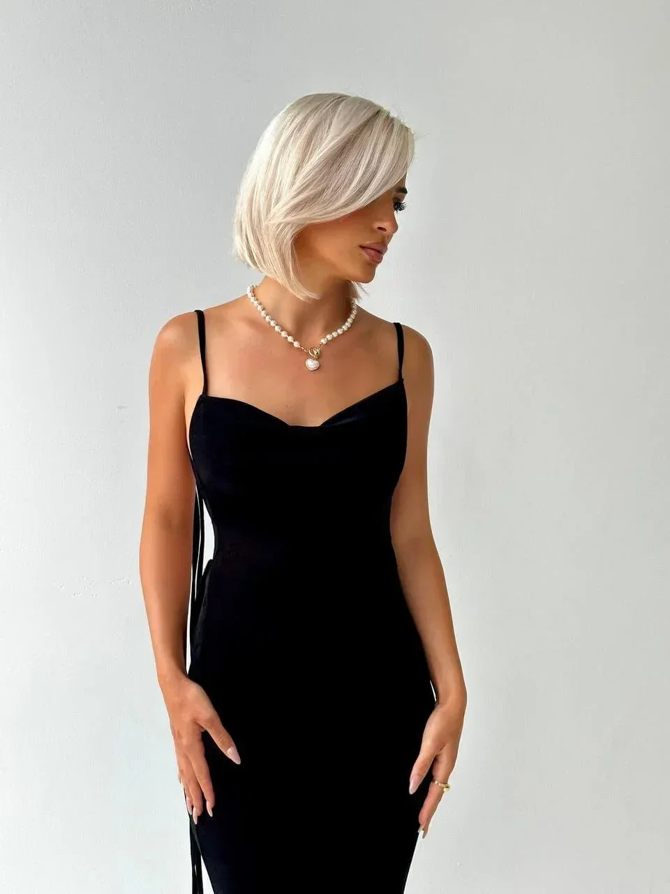Jodie | Elegancka sukienka damska długa bez pleców z regulowanymi wiązaniami - Image 25