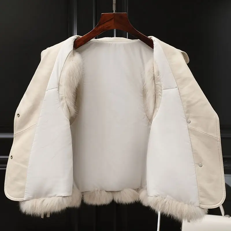 Juliet | Damski żakiet z kontrastową lamówką i skórzanym kołnierzem, elegancki i stylowy fason - Image 6
