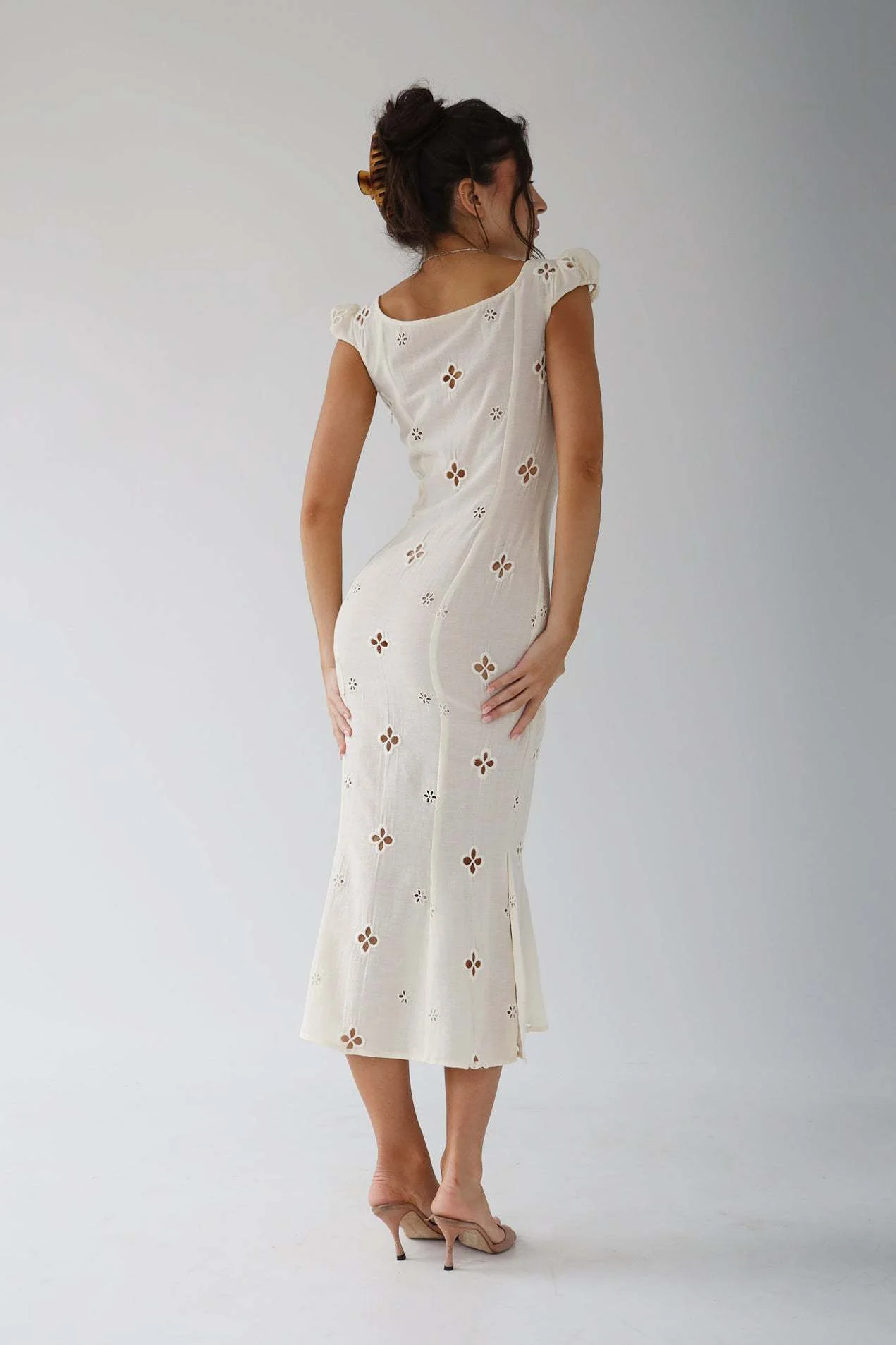 Karolina | Damska sukienka midi dla gości weselnych, elegancki i wyrafinowany fason - Image 6