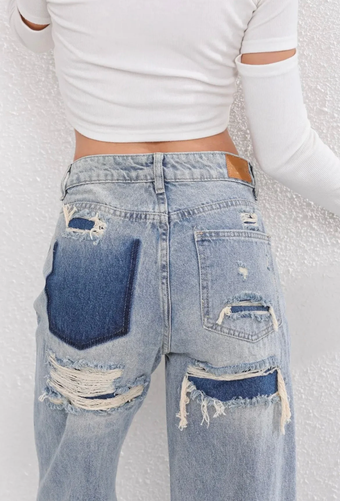 Lauren | jeansy damskie vintage z przetarciami i patchworkowym detalem - Image 3