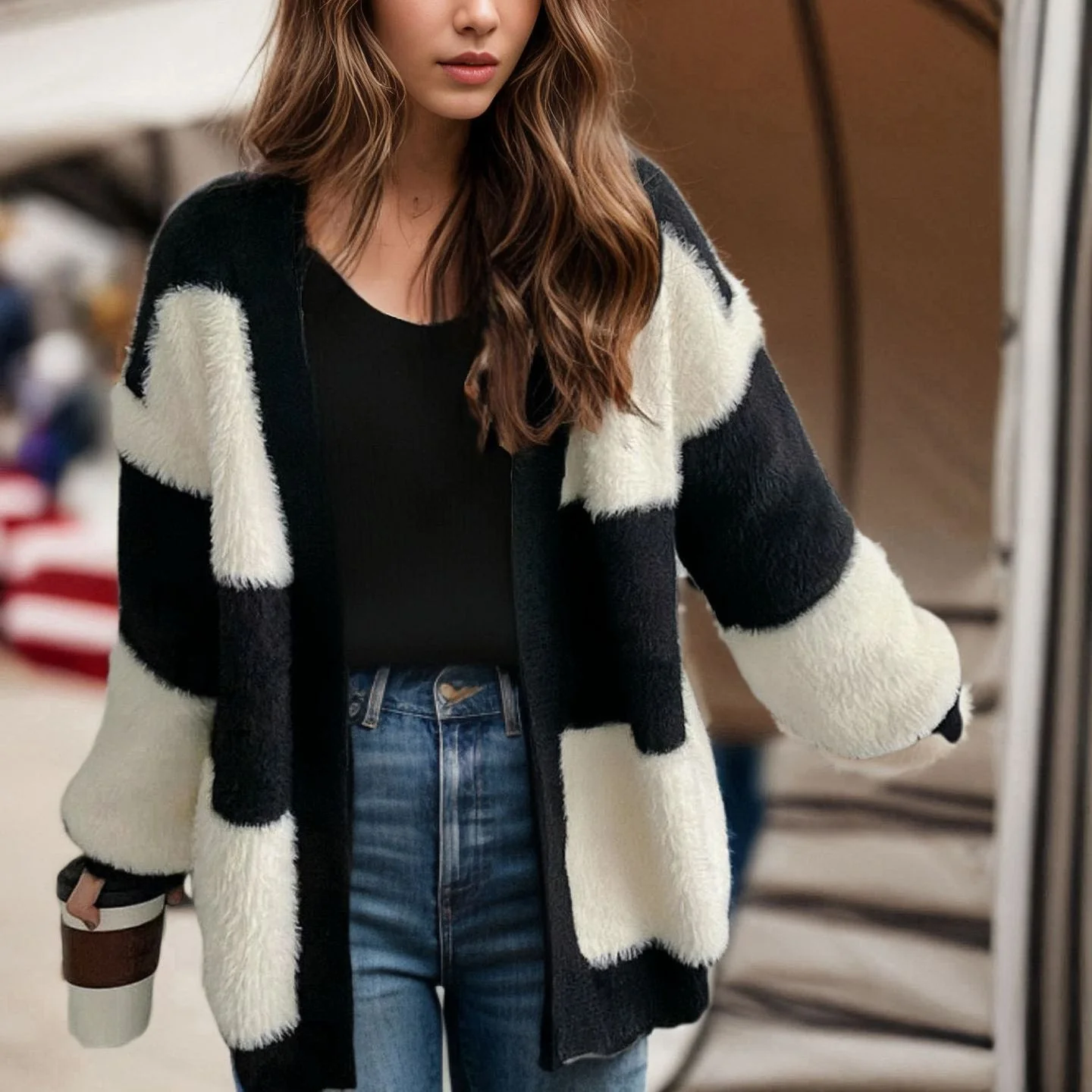 Lexi – damski luźny, modny sweter z dzianiny w paski - Image 5