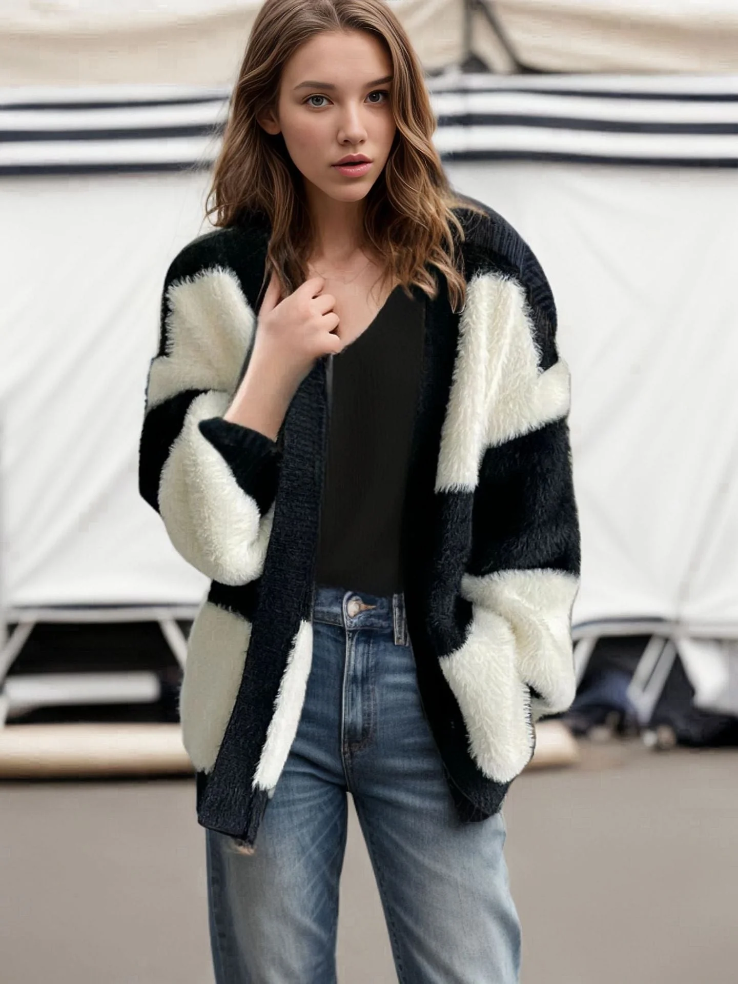 Lexi – damski luźny, modny sweter z dzianiny w paski - Image 7