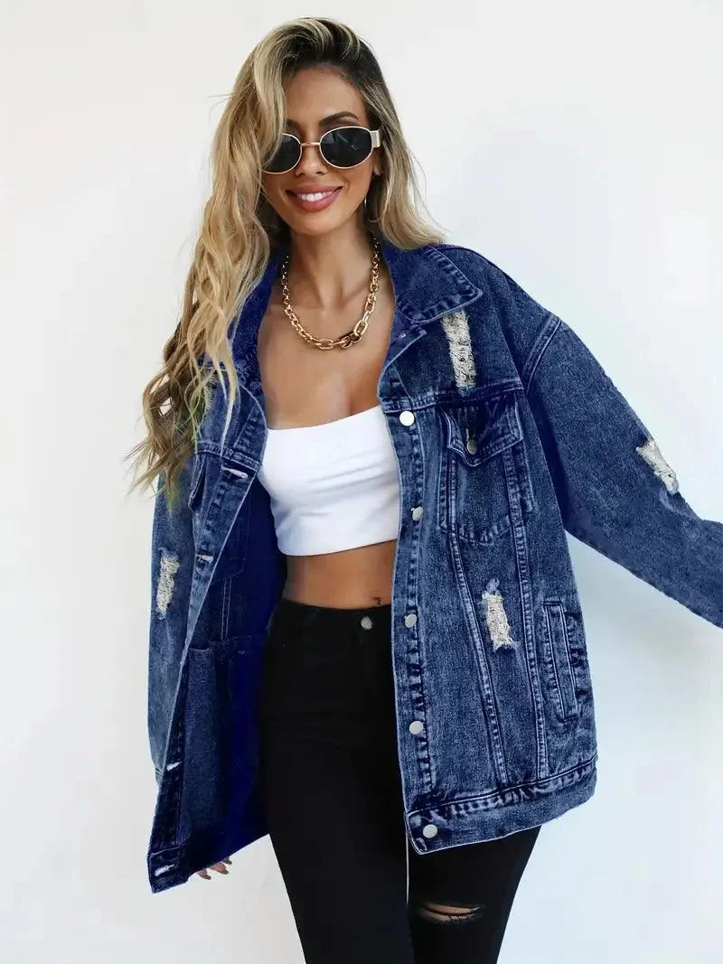 Megan | Damska oversize kurtka jeansowa z przetarciami, modny i casualowy fason - Image 12