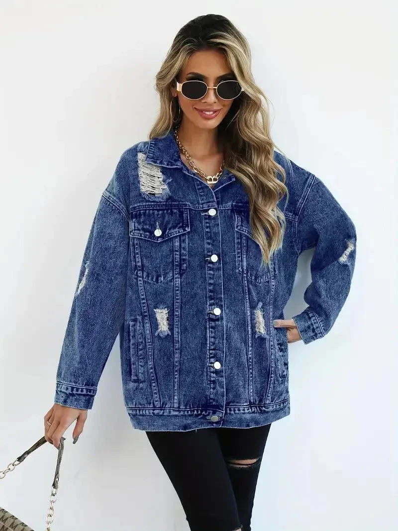 Megan | Damska oversize kurtka jeansowa z przetarciami, modny i casualowy fason - Image 13