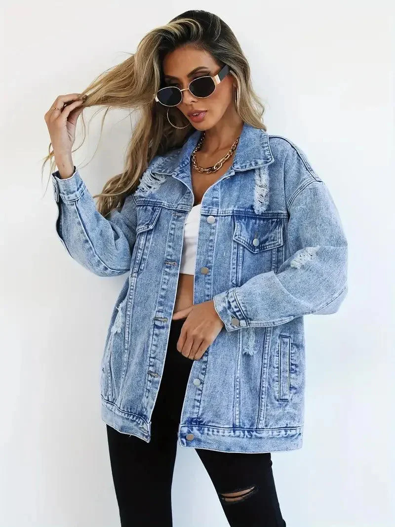Megan | Damska oversize kurtka jeansowa z przetarciami, modny i casualowy fason - Image 19