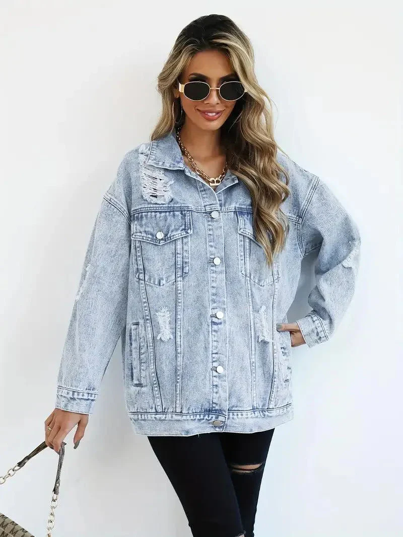 Megan | Damska oversize kurtka jeansowa z przetarciami, modny i casualowy fason - Image 5