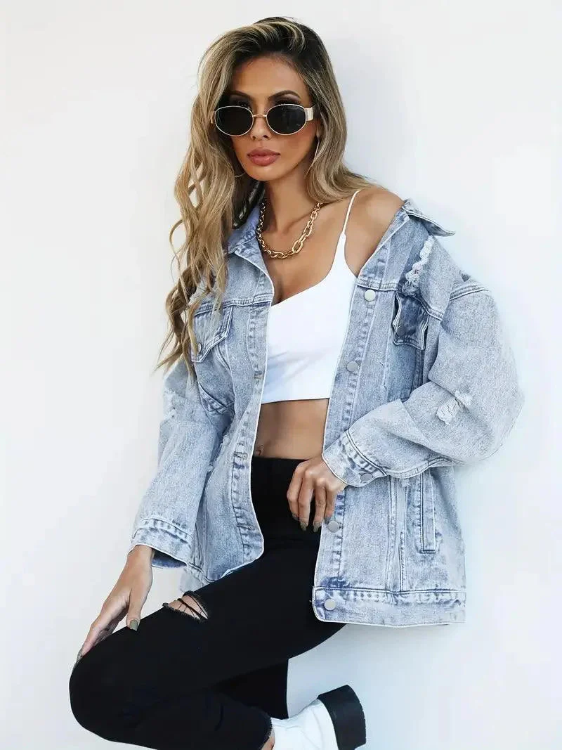 Megan | Damska oversize kurtka jeansowa z przetarciami, modny i casualowy fason - Image 7