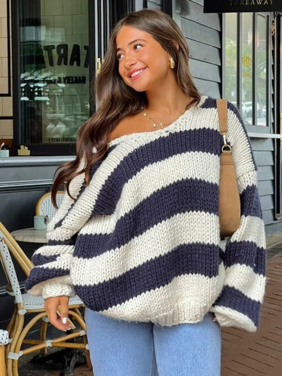 Megan | Damski gruby sweter dzianinowy w paski z odkrytymi ramionami - Image 2
