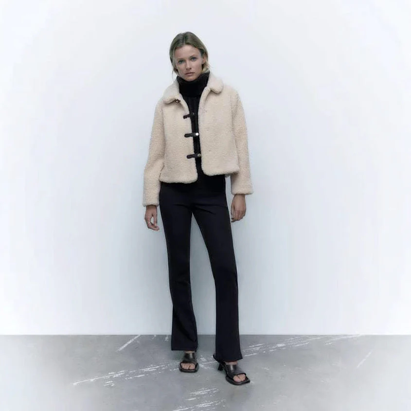 Peggy – Elegancka, modna, krótka kurtka damska typu teddy - Image 3
