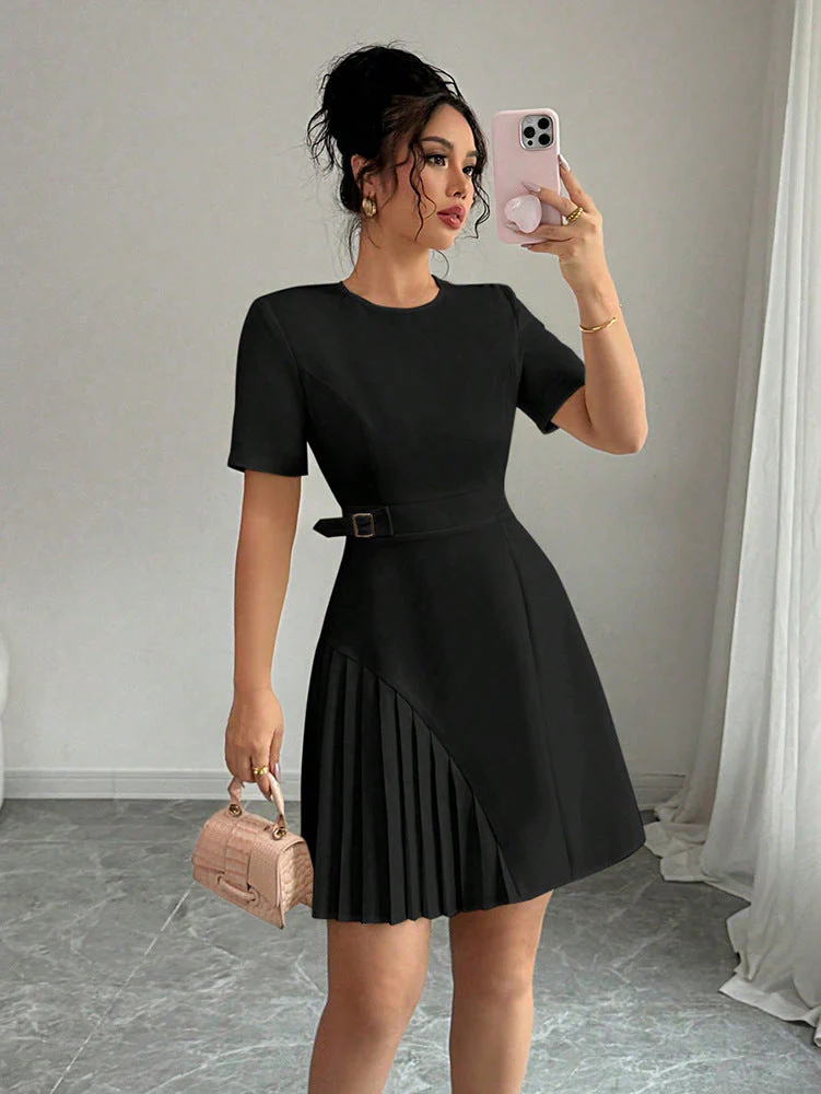 Penelope | Sukienka mini damska z krótkim rękawem i paskiem w eleganckim stylu - Image 2