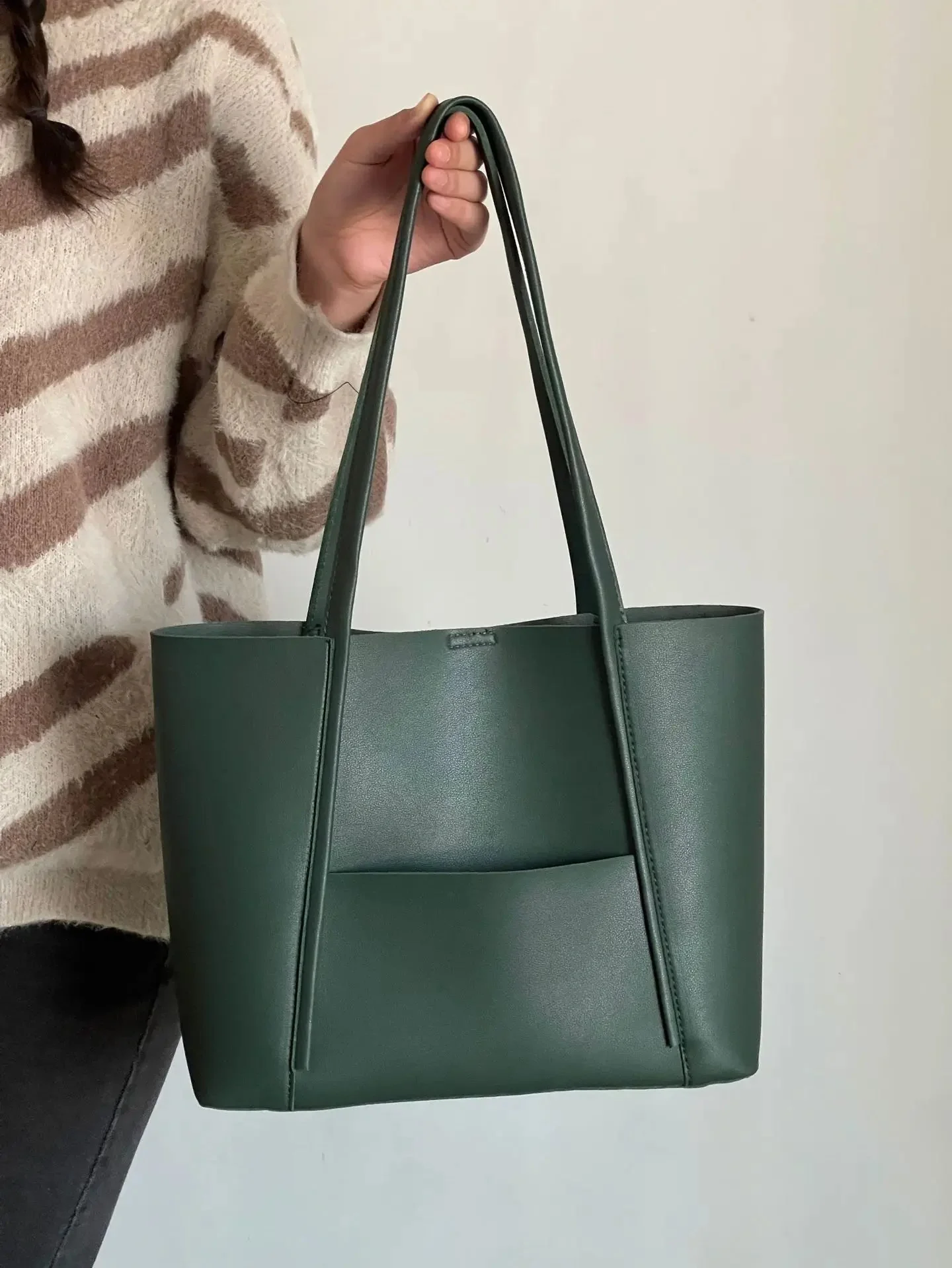Ramona | torebka damska na ramię pojemna z miękkiej skóry, elegancka i stylowa - Image 3