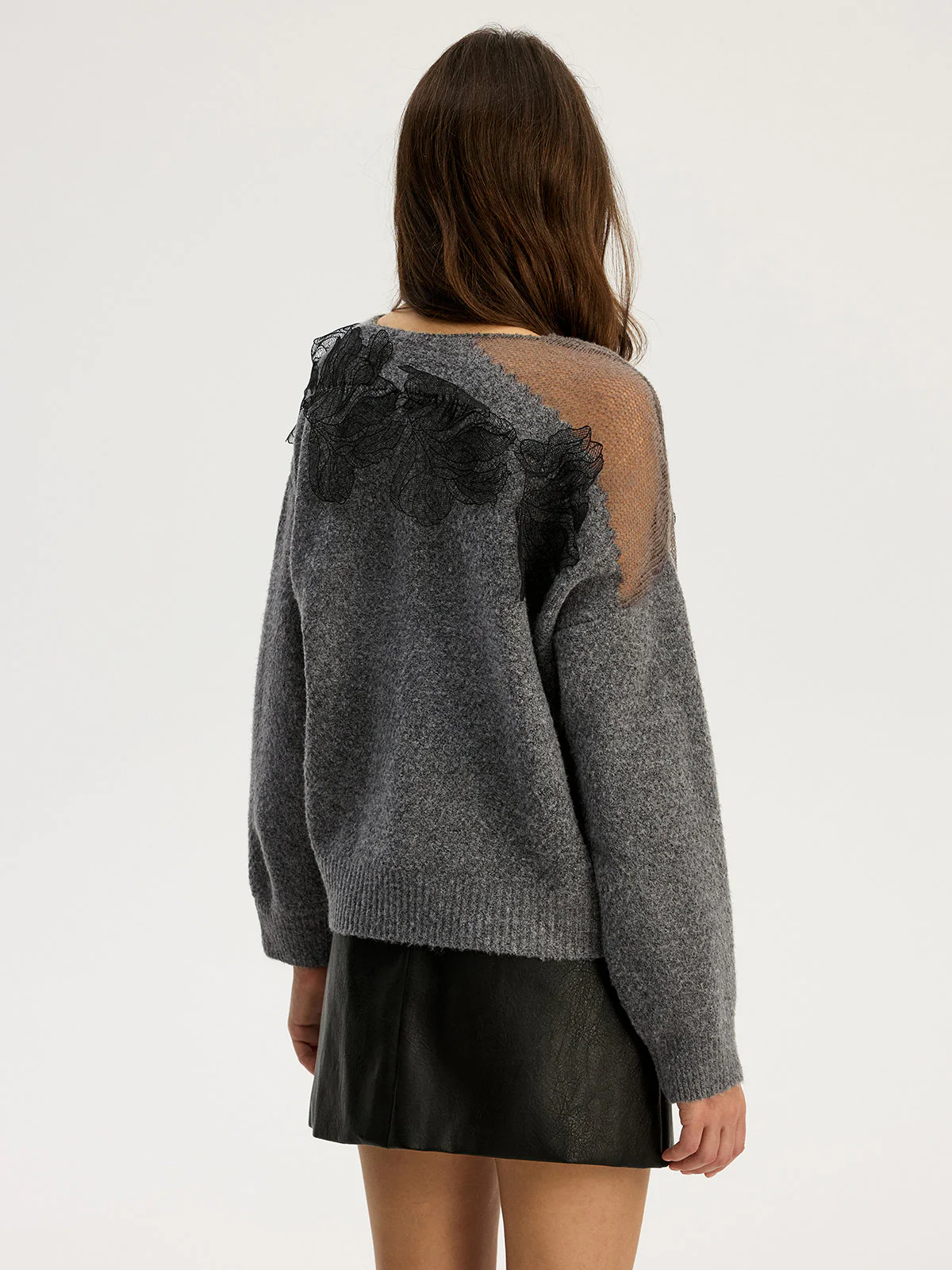 Reba | Sweter damski z koronkową aplikacją na ramionach, stylowy dzianinowy - Image 3