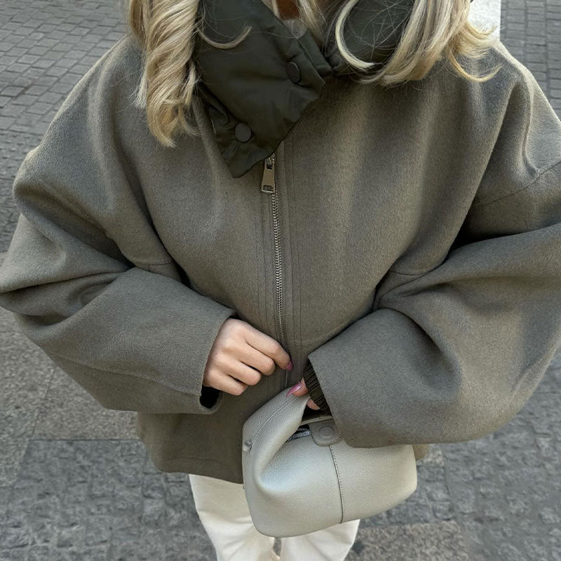 Rosalie – damski, elegancki płaszcz w stylu streetwearowym z kapturem - Image 4