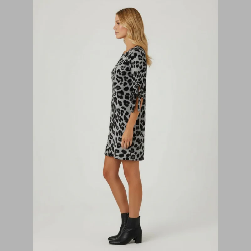 Salma | modna sukienka mini damska w panterkę z rękawem 3/4, szykowny styl - Image 2