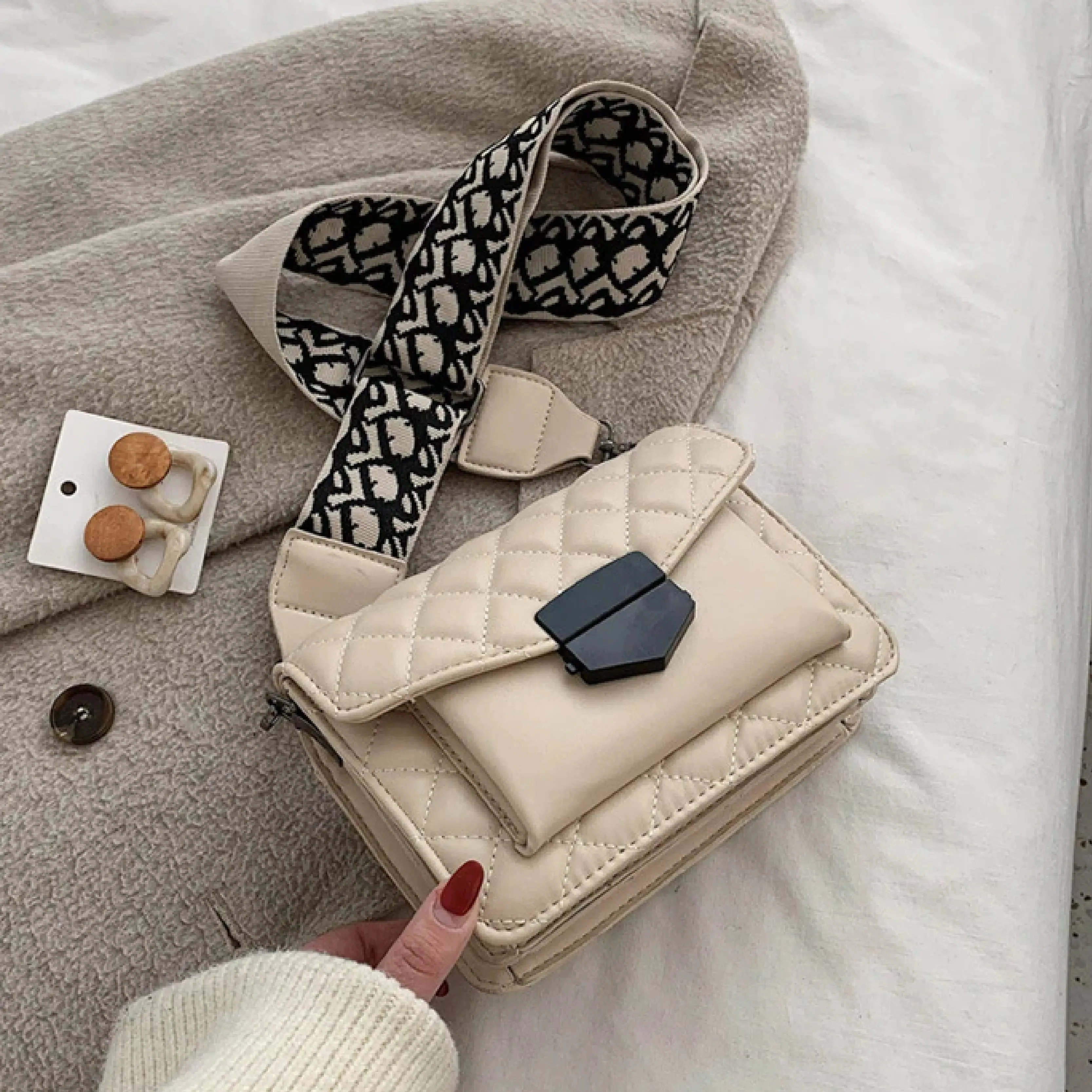 Sylvie | Torebka damska crossbody z pikowanej skóry wegańskiej - Image 2