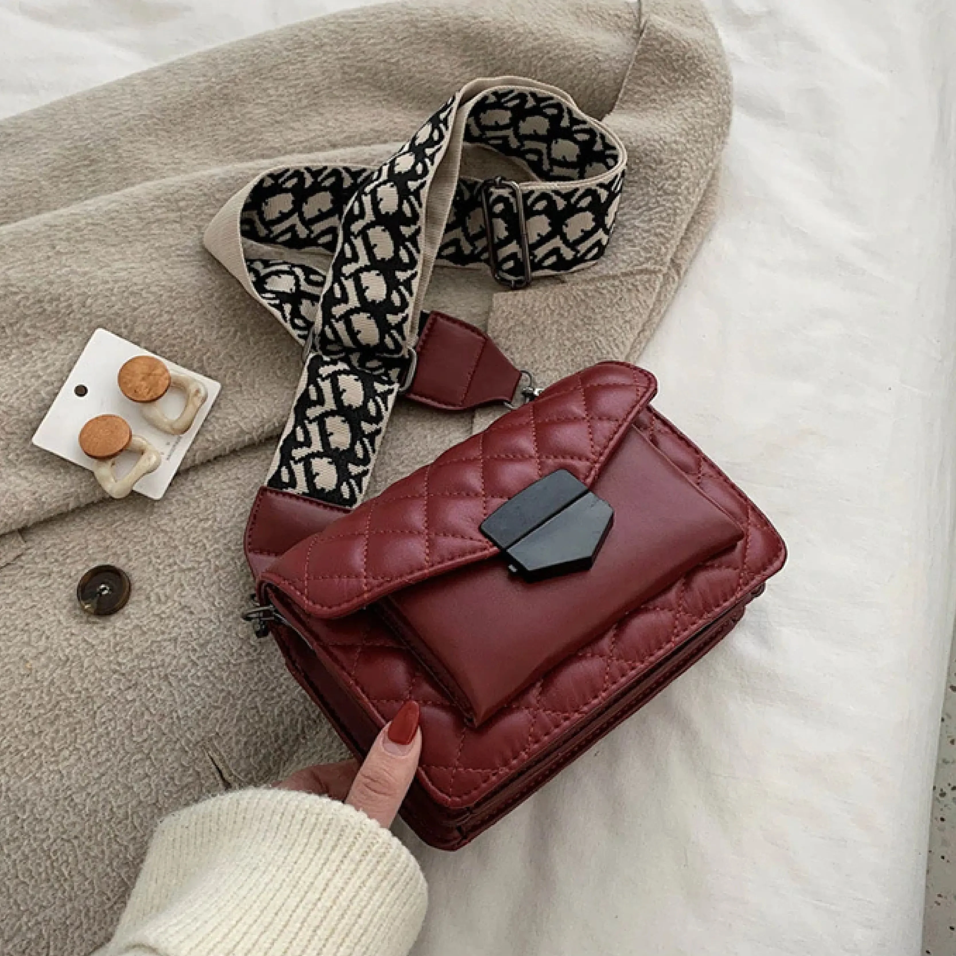 Sylvie | Torebka damska crossbody z pikowanej skóry wegańskiej - Image 3